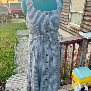 Banana Republic Gray Striped Midi Dress